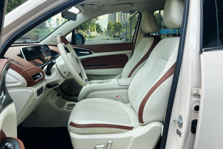 Used ORA Good Cat 2024 401 km Range Luxury Version 135 kW Interior 2