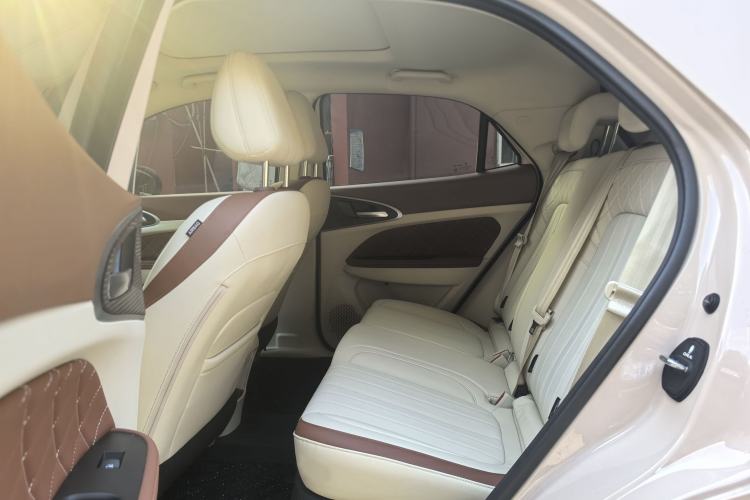 Used ORA Good Cat 2024 401 km Range Luxury Version 135 kW Interior 3