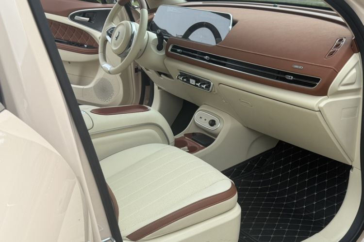 Used ORA Good Cat 2024 401 km Range Luxury Version 135 kW Interior 7
