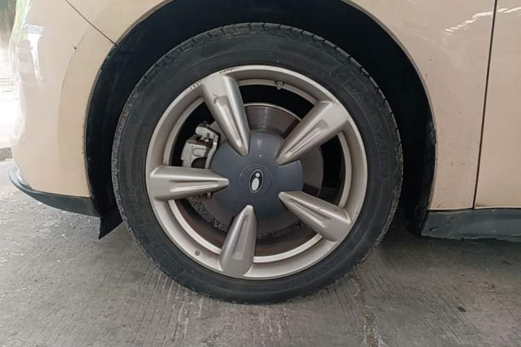 Used ORA Good Cat 2024 401 km Comfort Edition Left Front Wheel Hub