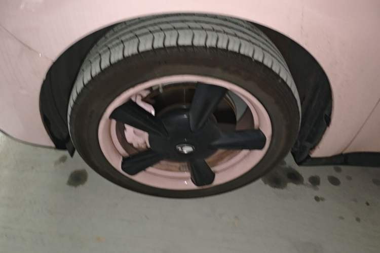 Used ORA Good Cat 2024 401 km Luxury Version 126 kW Left Front Wheel Hub