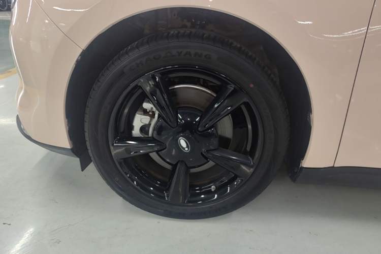 Used ORA Good Cat 2024 401 km Luxury Version Left Front Wheel Hub