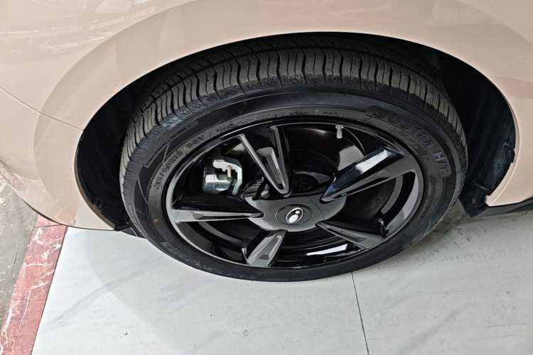Used ORA Good Cat 2024 401 km Luxury Version Left Front Wheel Hub