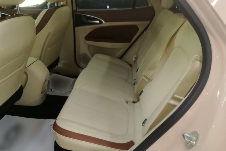 Used ORA Good Cat 2024 401 km Range Luxury Version 135 kW Left Rear Seat