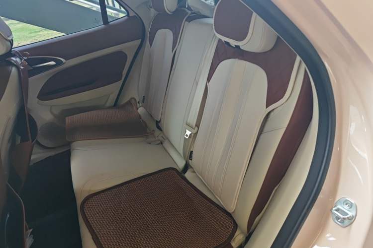 Used ORA Good Cat 2024 401 km Range Luxury Version 135 kW Left Rear Seat