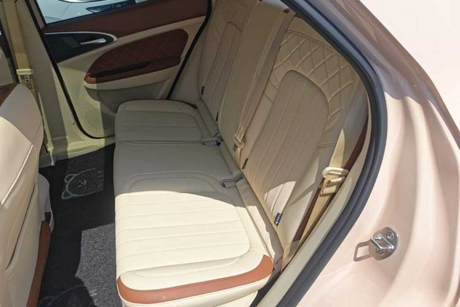 Used ORA Good Cat 2024 401 km Range Luxury Version 135 kW Left Rear Seat