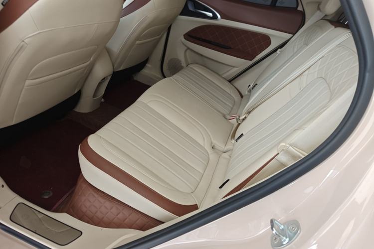 Used ORA Good Cat 2024 401 km Range Luxury Version 135 kW Left Rear Seat