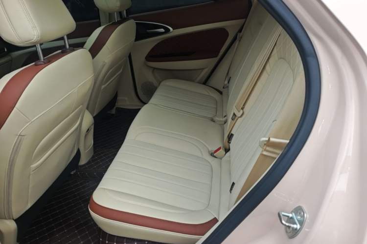 Used ORA Good Cat 2024 401 km Range Luxury Version 135 kW Left Rear Seat
