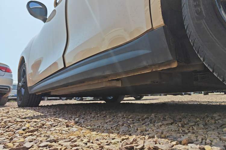 Used ORA Good Cat 2024 401 km Luxury Version Left Side Sill