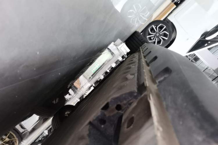 Used ORA Good Cat 2024 401 km Luxury Version 126 kW Left Side Sill