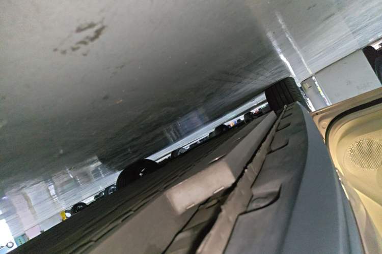 Used ORA Good Cat 2024 401 km Range Luxury Version 135 kW Left Side Sill