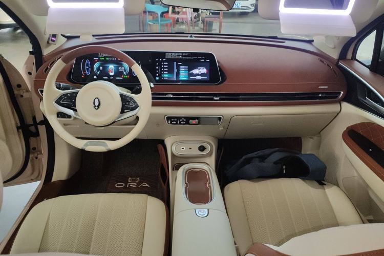 Used ORA Good Cat 2024 401 km Luxury Version 126 kW Center Console