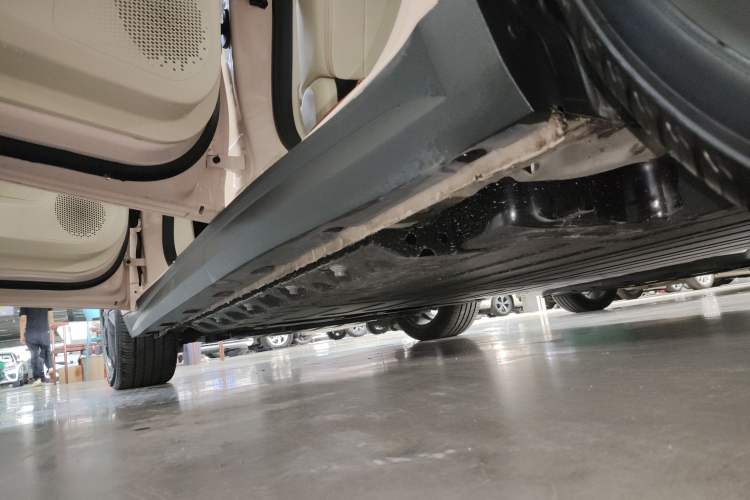 Used ORA Good Cat 2024 401 km Luxury Version 126 kW Left Side Sill