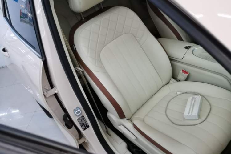 Used ORA Good Cat 2024 401 km Luxury Version Right Front Seat