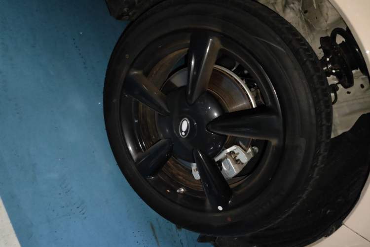 Used ORA Good Cat 2024 401 km Luxury Version 126 kW Right Front Wheel Hub