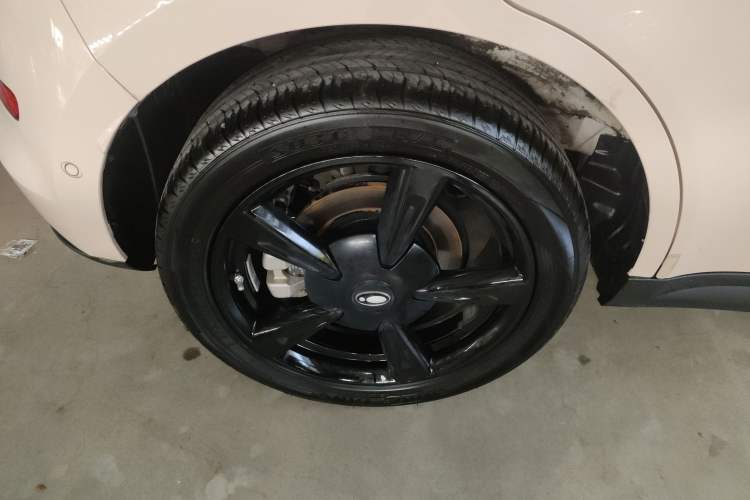 Used ORA Good Cat 2024 401 km Luxury Version 126 kW Right Rear Wheel Hub
