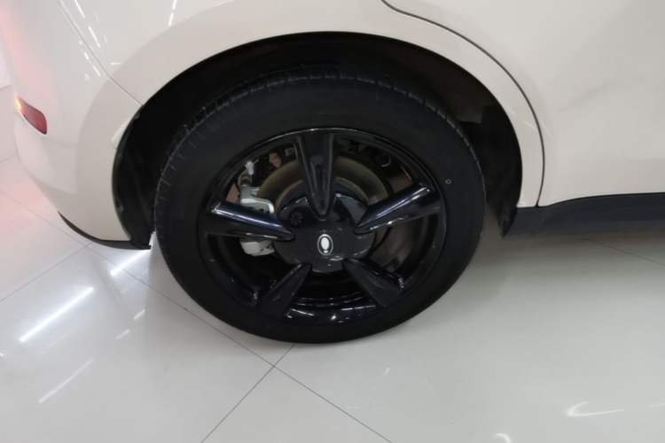 Used ORA Good Cat 2024 401 km Luxury Version Right Rear Wheel Hub