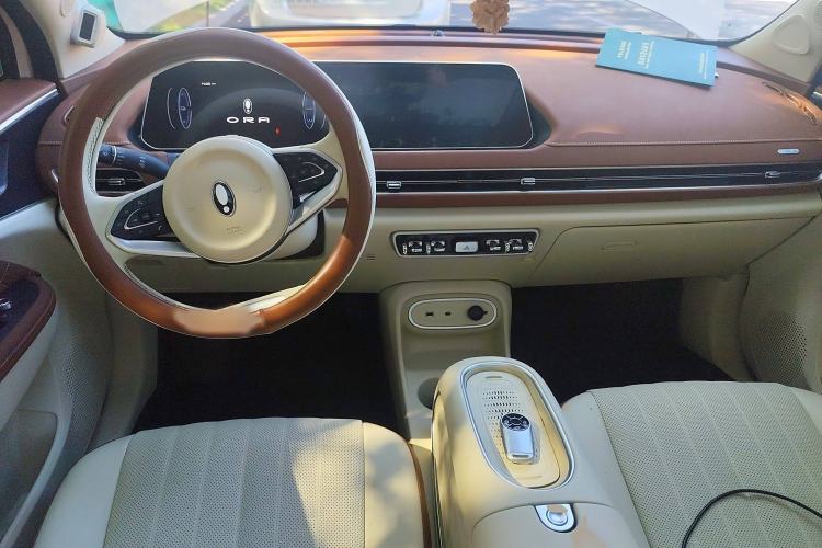 Used ORA Good Cat 2024 401 km Range Luxury Version 135 kW Interior 2