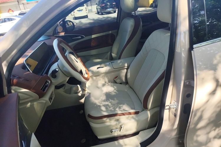 Used ORA Good Cat 2024 401 km Range Luxury Version 135 kW Left Front Seat
