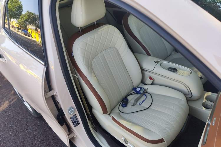 Used ORA Good Cat 2024 401 km Range Luxury Version 135 kW Right Front Seat