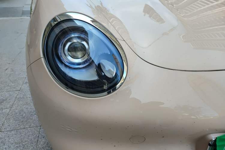 Used ORA Good Cat 2024 401 km Comfort Edition Right Front Headlight