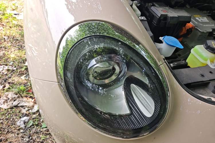 Used ORA Good Cat 2024 401 km Range Luxury Version 135 kW Right Front Headlight