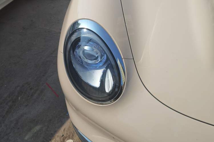 Used ORA Good Cat 2024 401 km Comfort Edition Right Front Headlight