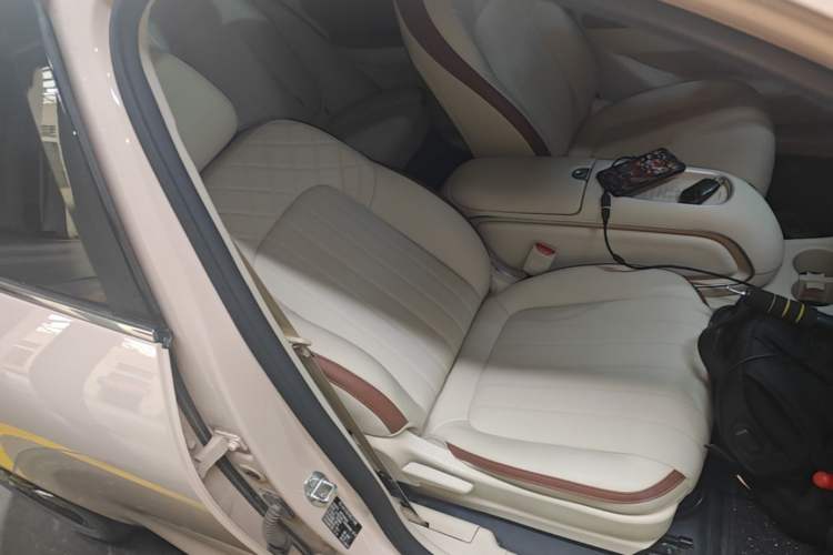 Used ORA Good Cat 2024 501 km Luxury Version Right Front Seat