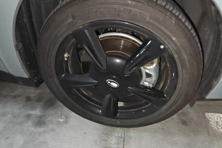 Used ORA Good Cat 2024 401 km Luxury Version 126 kW Right Front Wheel Hub