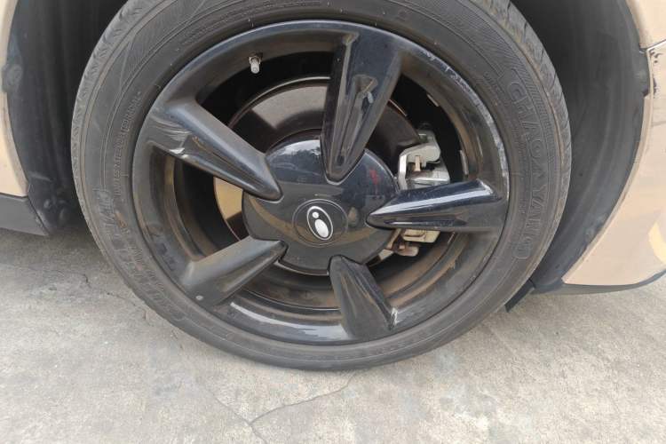 Used ORA Good Cat 2024 401 km Range Luxury Version 135 kW Right Front Wheel Hub