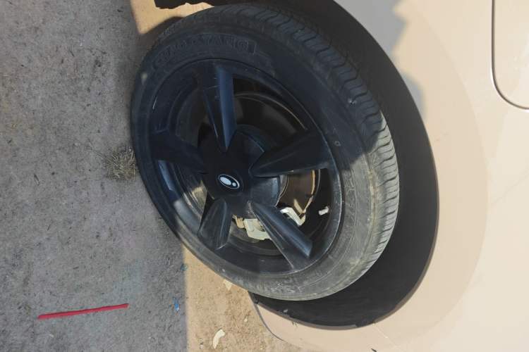 Used ORA Good Cat 2024 401 km Comfort Edition Right Front Wheel Hub
