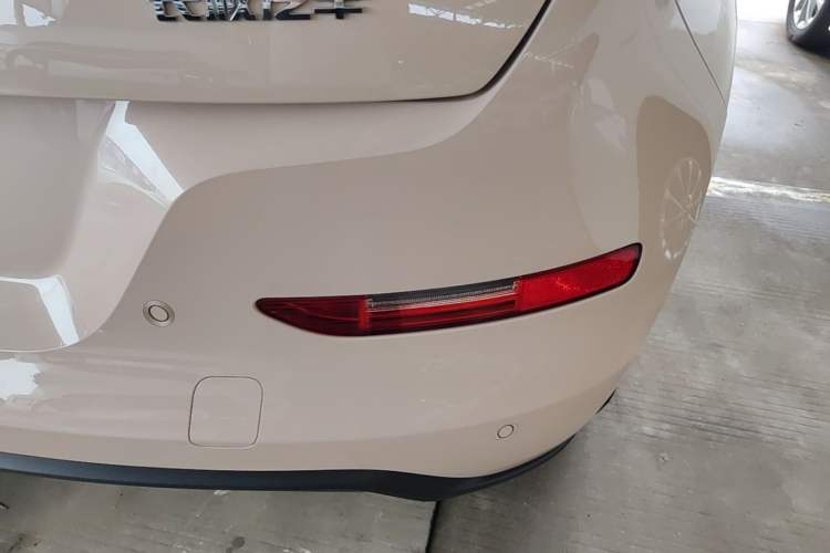 Used ORA Good Cat 2024 401 km Range Luxury Version 135 kW Right Rear Taillight