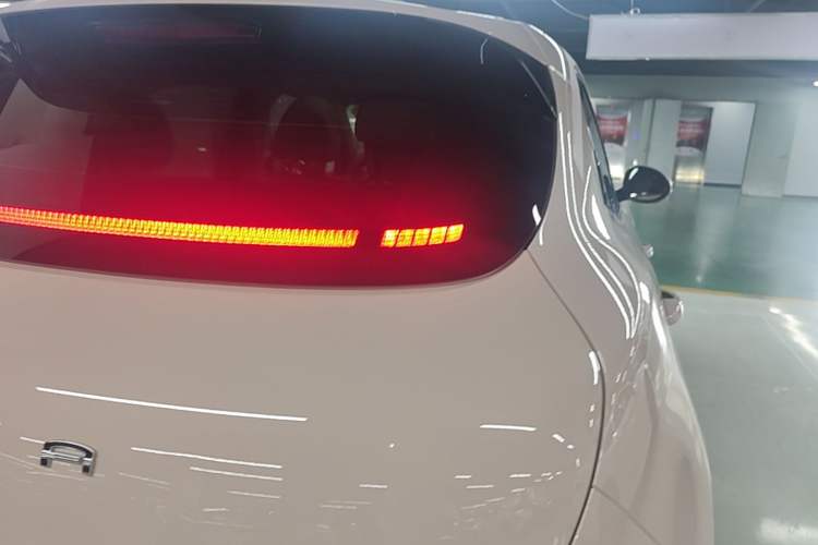 Used ORA Good Cat 2024 401 km Luxury Version Right Rear Taillight