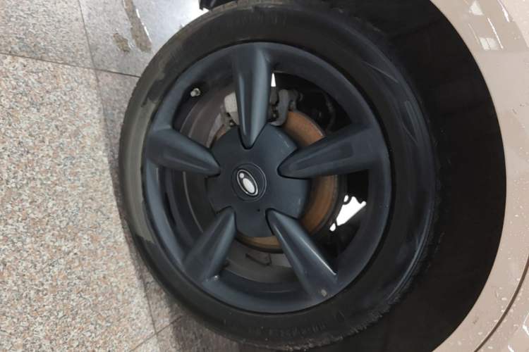 Used ORA Good Cat 2024 401 km Range Luxury Version 135 kW Right Rear Wheel Hub