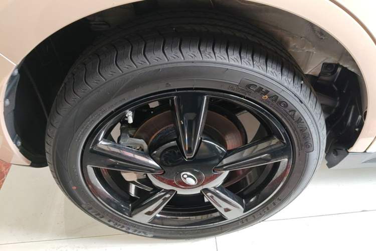 Used ORA Good Cat 2024 401 km Luxury Version Right Rear Wheel Hub