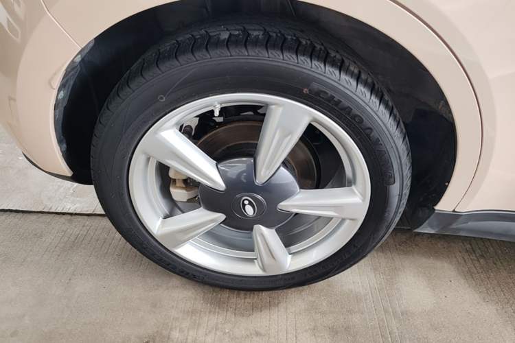 Used ORA Good Cat 2024 401 km Range Luxury Version 135 kW Right Rear Wheel Hub