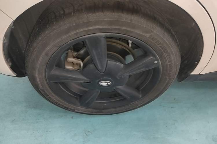 Used ORA Good Cat 2024 401 km Range Luxury Version 135 kW Right Rear Wheel Hub