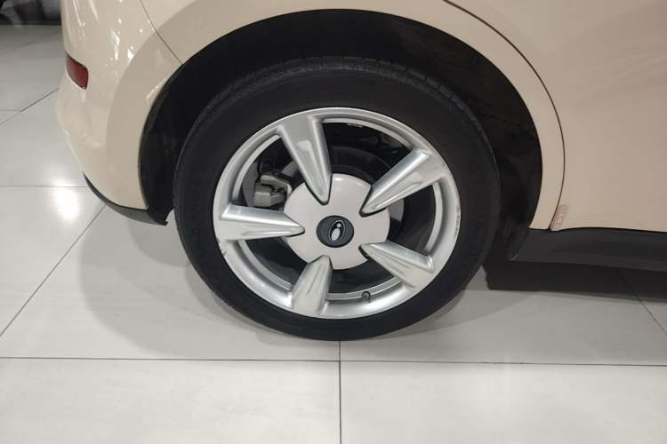 Used ORA Good Cat 2024 401 km Comfort Edition Right Rear Wheel Hub