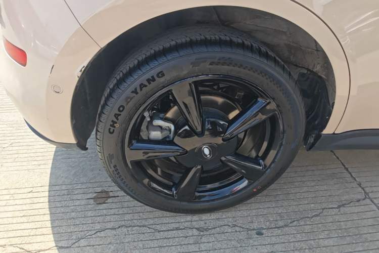 Used ORA Good Cat 2024 401 km Range Luxury Version 135 kW Right Rear Wheel Hub