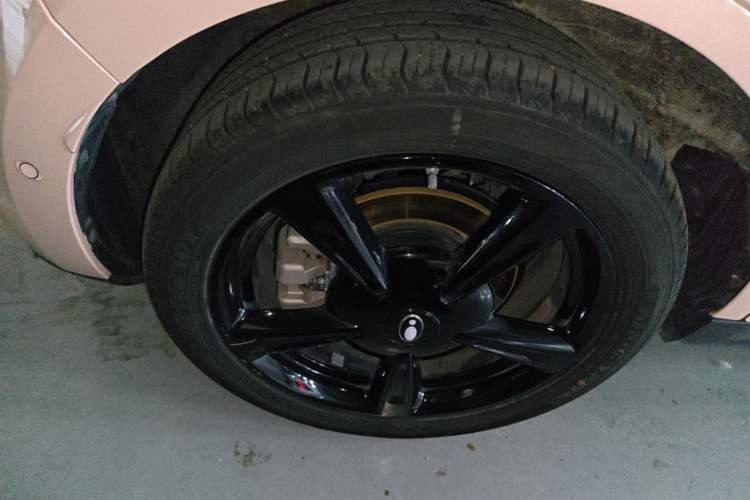 Used ORA Good Cat 2024 401 km Range Luxury Version 135 kW Right Rear Wheel Hub