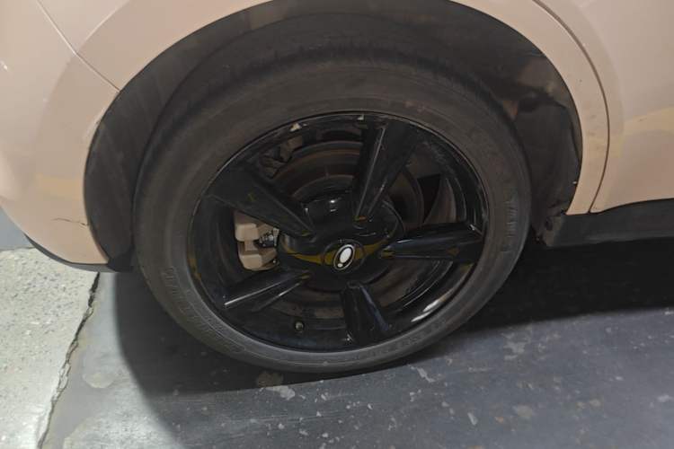 Used ORA Good Cat 2024 501 km Luxury Version Right Rear Wheel Hub