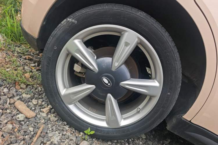 Used ORA Good Cat 2024 401 km Range Luxury Version 135 kW Right Rear Wheel Hub