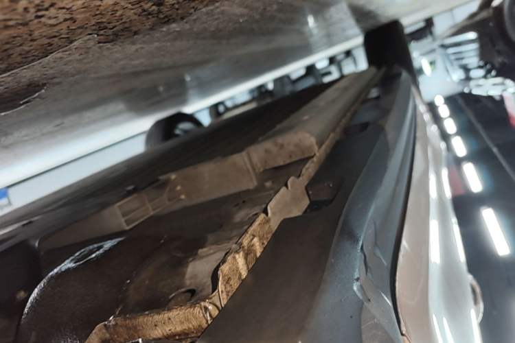 Used ORA Good Cat 2024 401 km Range Luxury Version 135 kW Right Side Sill