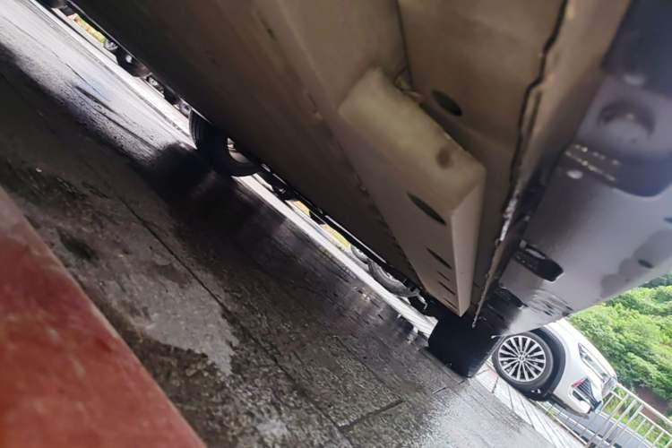 Used ORA Good Cat 2024 401 km Range Luxury Version 135 kW Right Side Sill