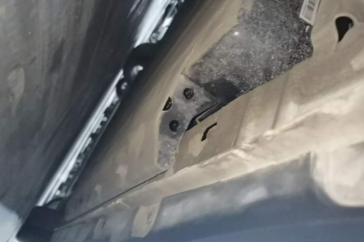 Used ORA Good Cat 2024 401 km Luxury Version Right Side Sill