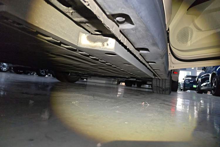 Used ORA Good Cat 2024 401 km Range Luxury Version 135 kW Right Side Sill