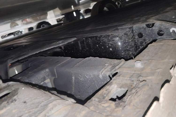 Used ORA Good Cat 2024 401 km Luxury Version 126 kW Right Side Sill