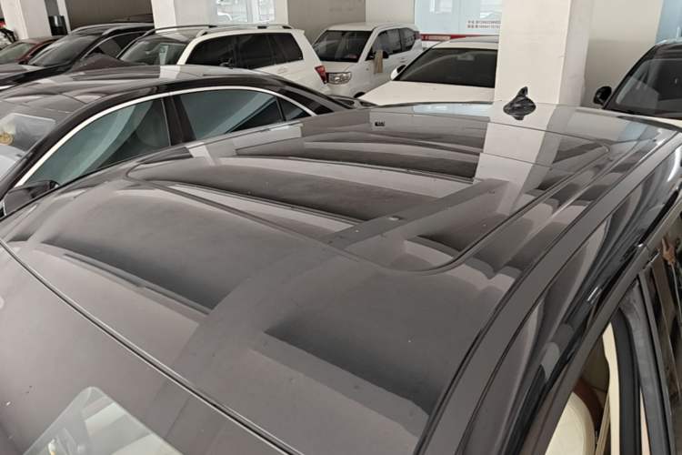 Used ORA Good Cat 2024 401 km Range Luxury Version 135 kW Roof
