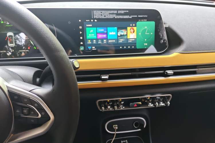 Used ORA Good Cat 2024 401 km Range Luxury Version 135 kW Audio And AC Panel