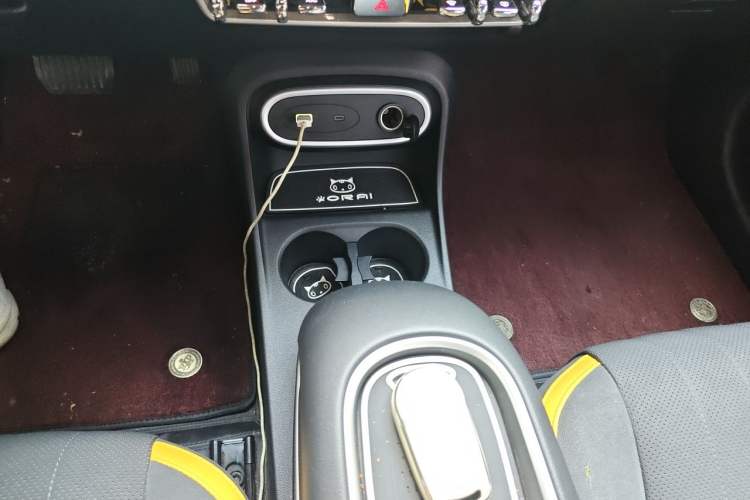 Used ORA Good Cat 2024 401 km Range Luxury Version 135 kW Gear Lever